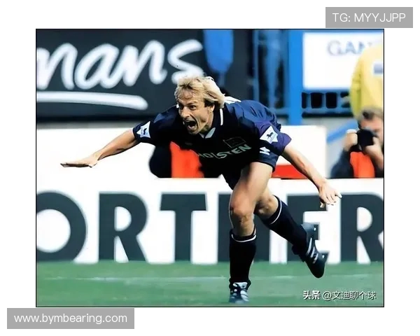 《从球场到世界舞台 足球明星如何塑造自己的传奇人生》