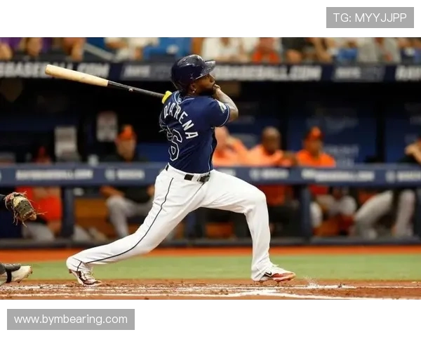 亨克与贝西克塔展开激烈对决谁能在这场比赛中笑到最后